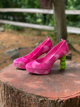 Load image into Gallery viewer, Froggy Heart Heels - Clearance Sale B GRADE