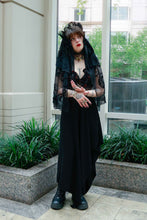 Load image into Gallery viewer, Snake Lace Veil Headpiece
